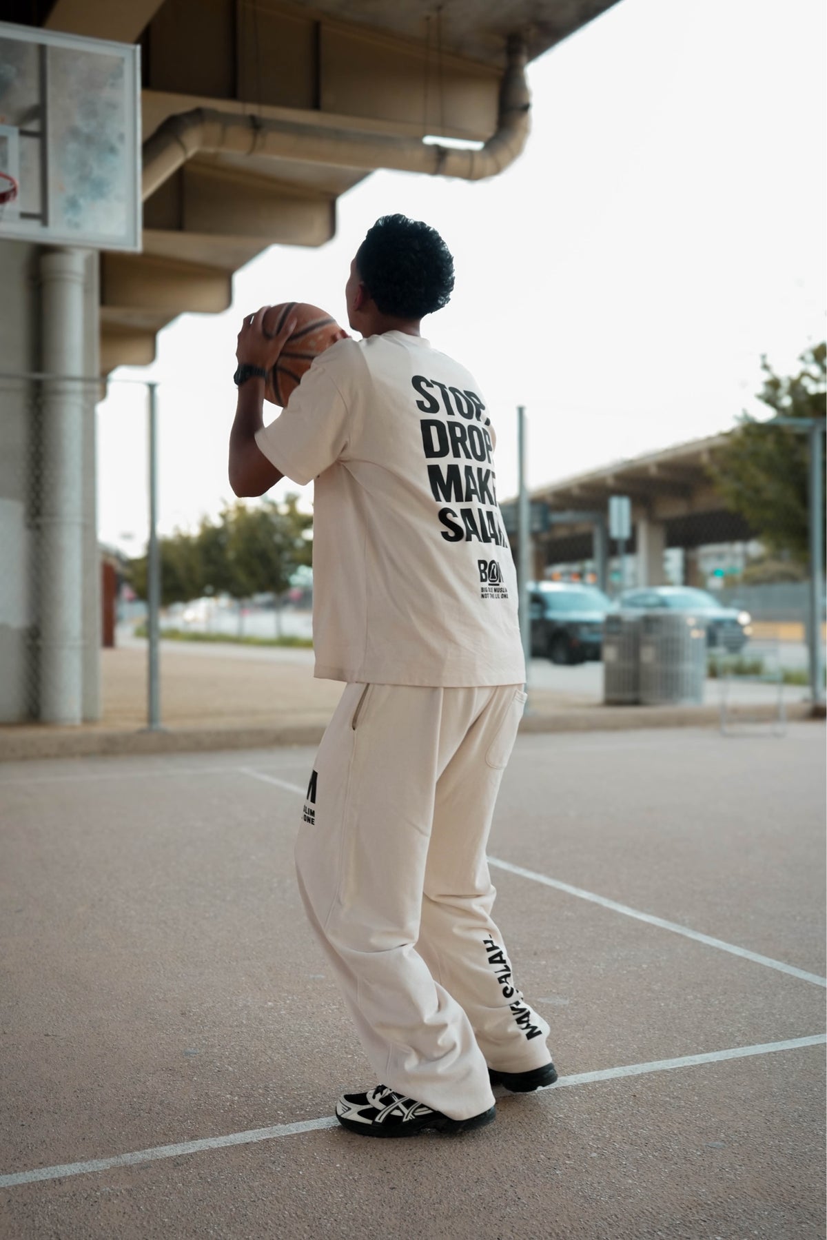 Stop Drop Make Salah cream set on court, jump shot